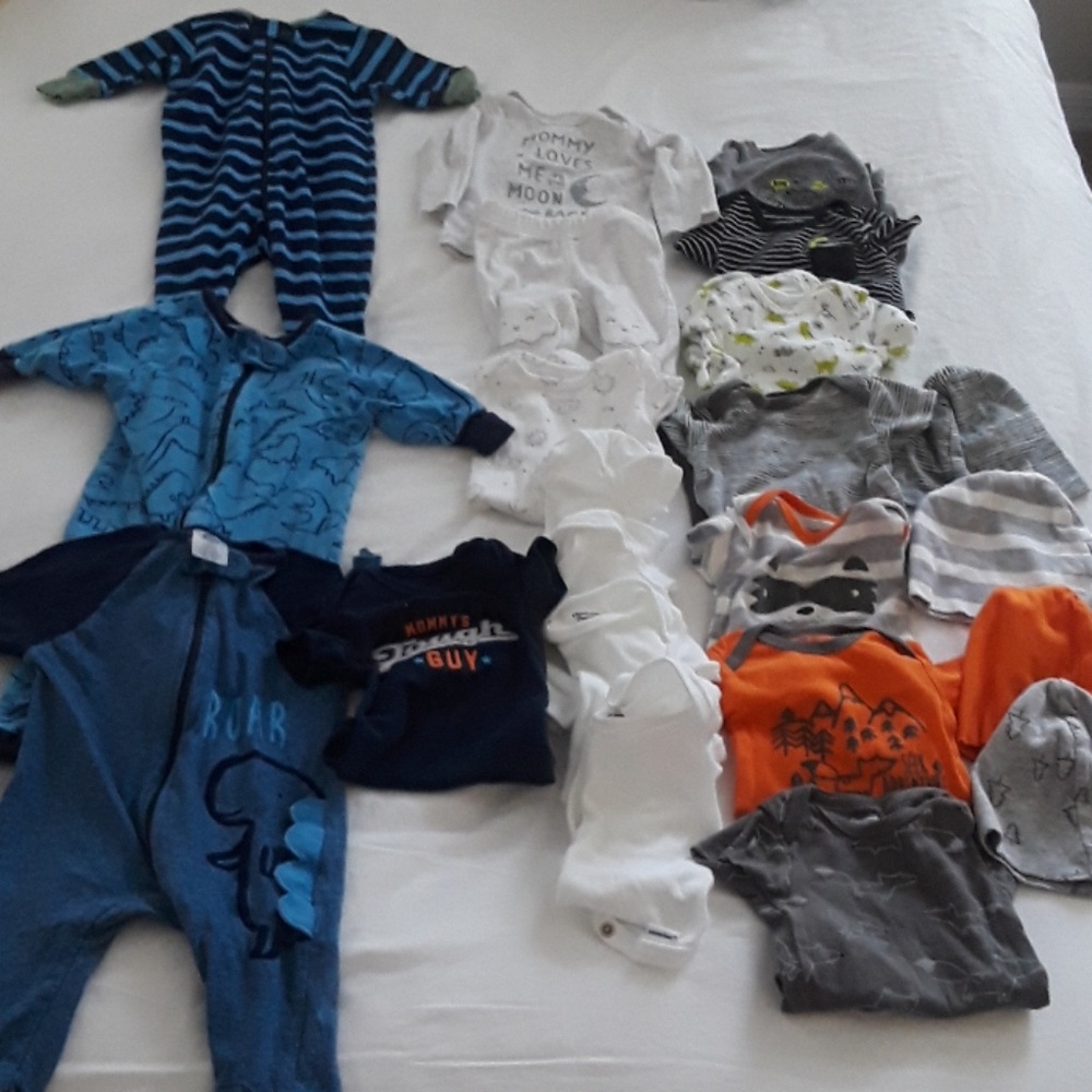 💙👶🏼👶🏾 Newborn boy 23pc bundle of clothes